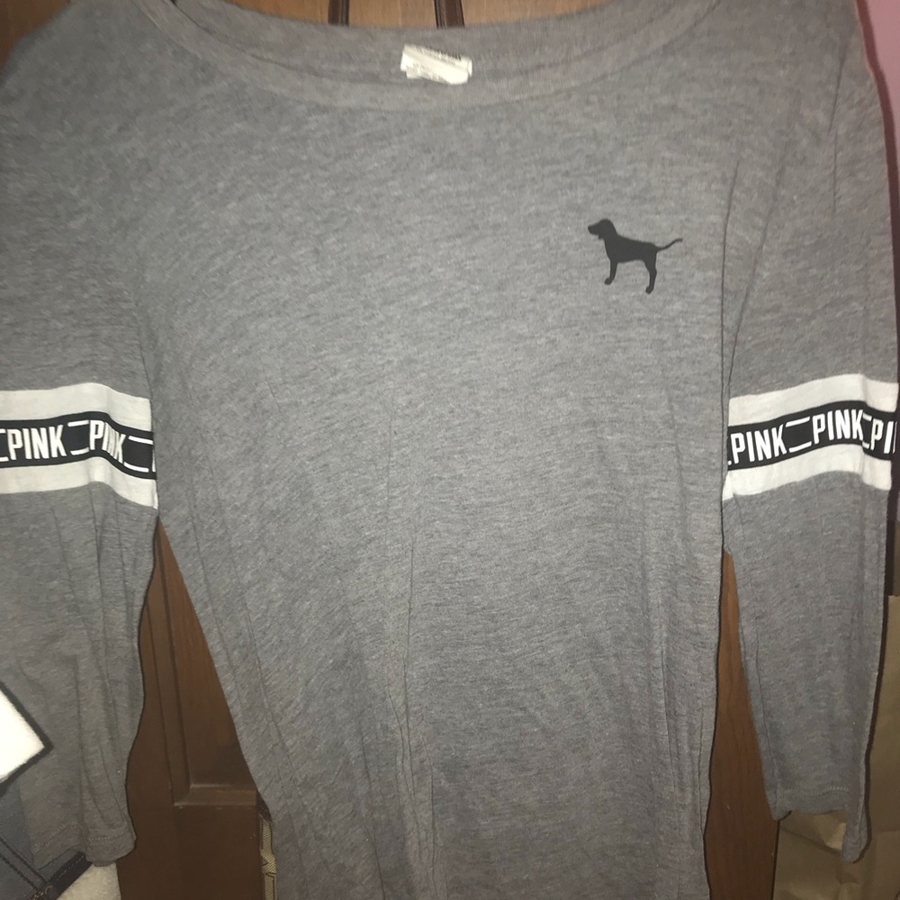 VS gray long sleeve shirt